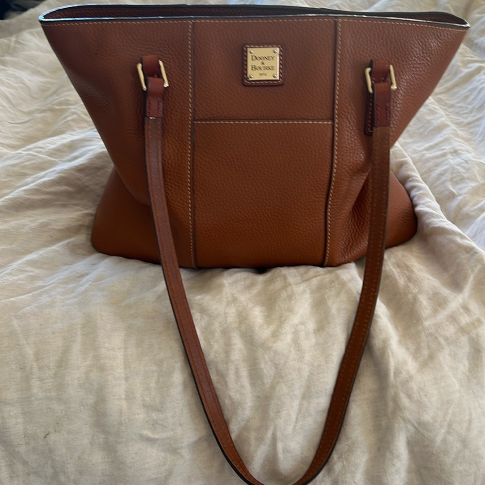 Dooney & Bourke tote. In great used condition.